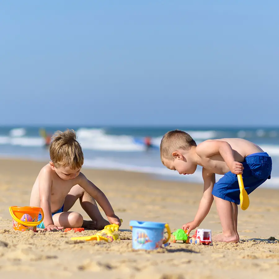 Kinderen strand banjaard